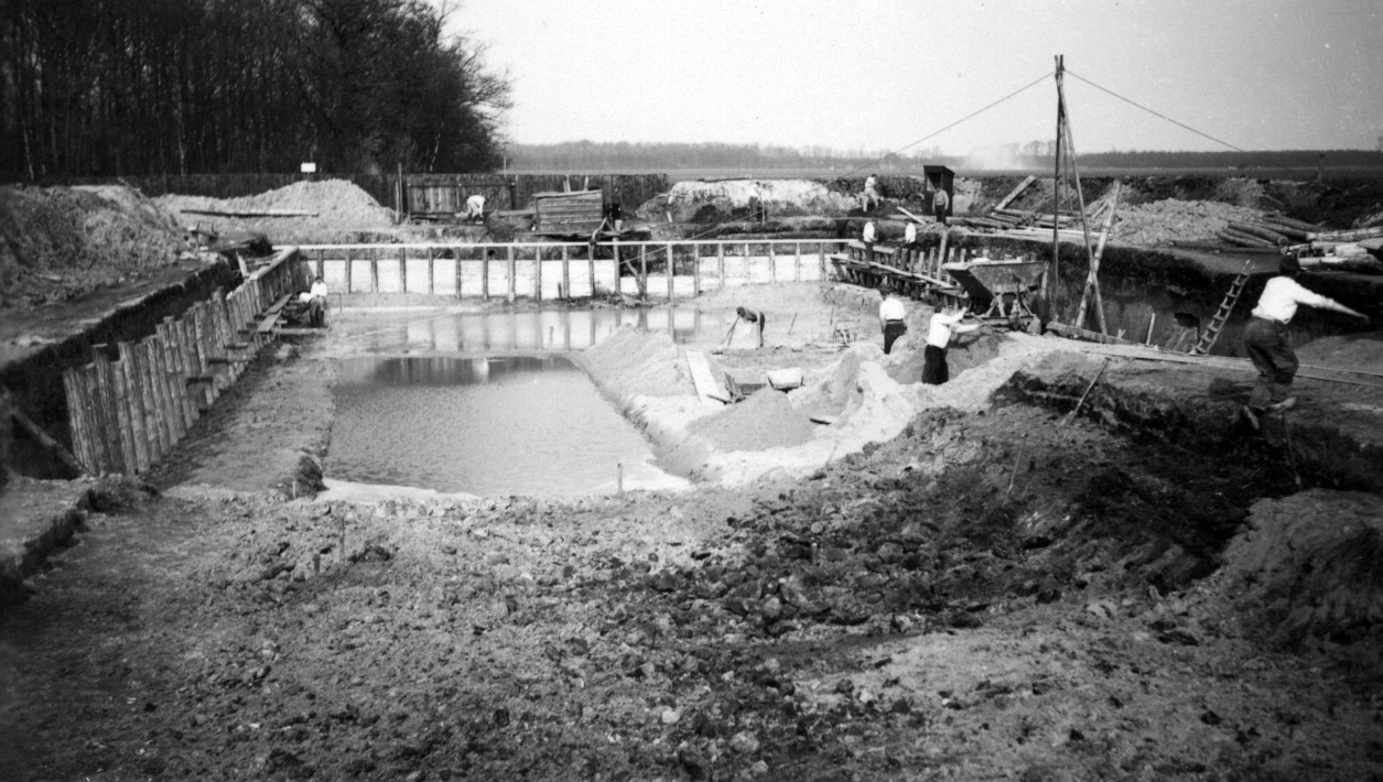 3 - Zwembad in aanbouw 1936